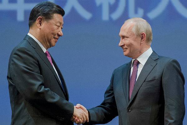 Путин поздравил Си Цзиньпина с 70-летием со дня основания КНР