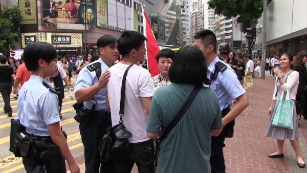 Парламент Гонконга объявил об эвакуации из-за беспорядков в городе