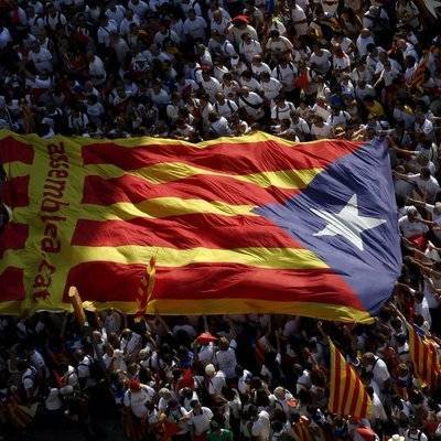 В Барселоне началась массовая демонстрация сторонников независимости Каталонии