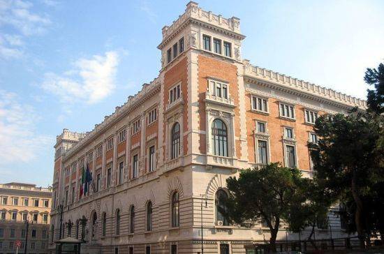 Палата депутатов парламента Италии проголосует по вопросу о сокращении числа парламентариев