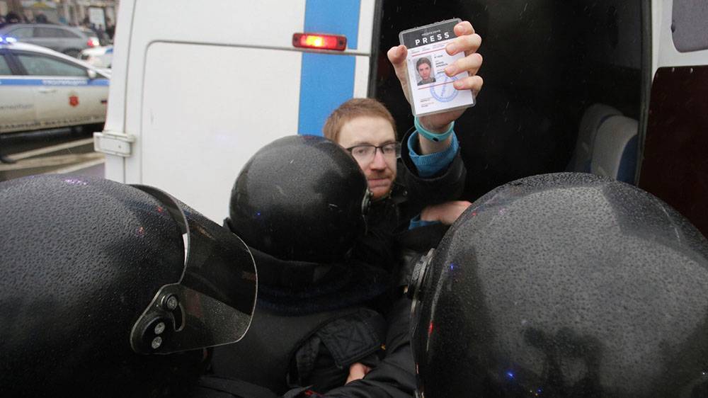 В России за два года число физических атак на журналистов выросло на 22%