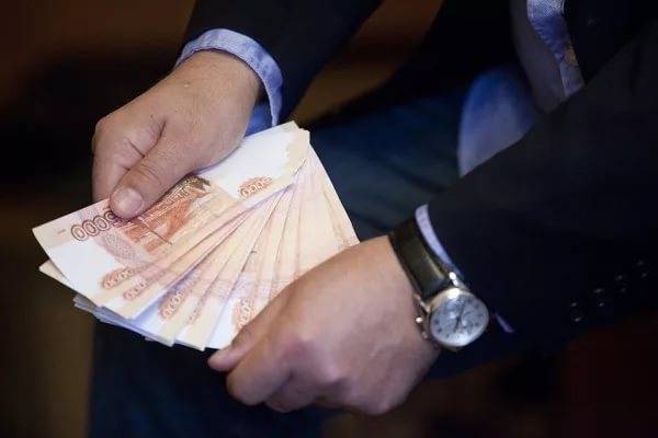 Эксперт объяснил причину высоких зарплат на Урале и Дальнем Востоке