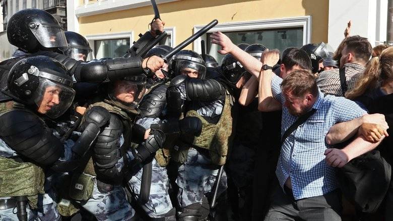 Более трети россиян сочли приговоры по "московскому делу" политически мотивированными