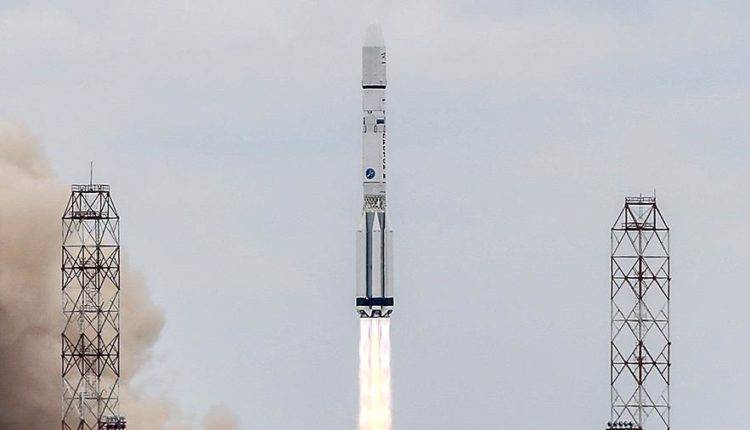 Ракета «Протон-М» с зарубежными спутниками стартовала с Байконура