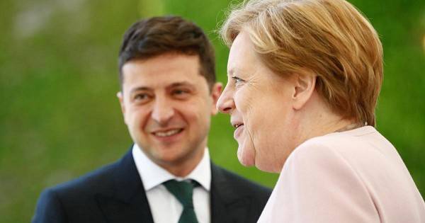 Меркель пообещала попытаться договориться с&nbsp;РФ&nbsp;и&nbsp;Францией о&nbsp;дате «нормандского саммита»