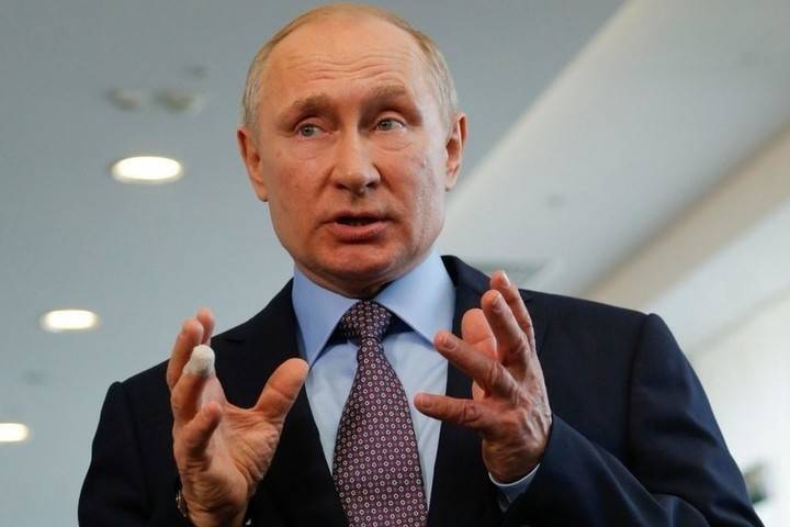 Путин призвал новых губернаторов быть чуткими к людям