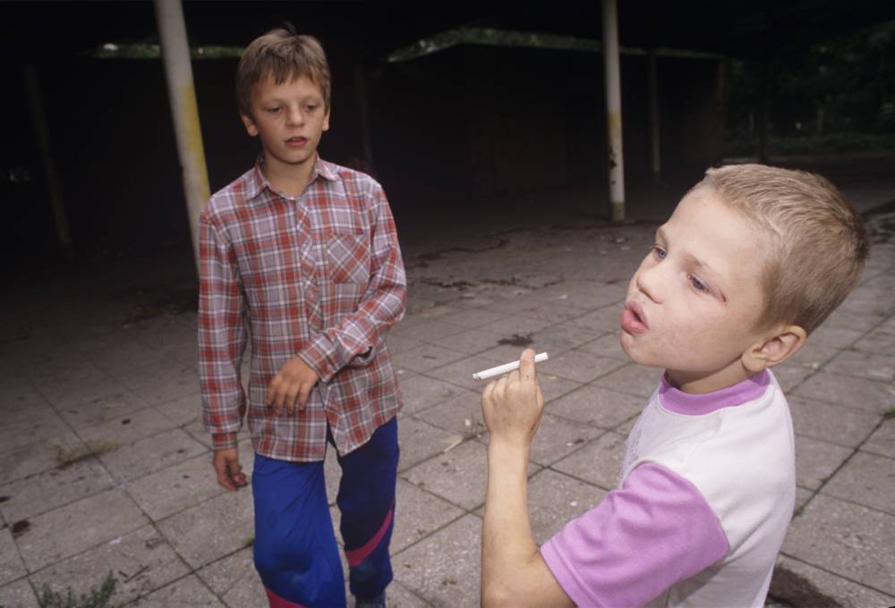 Штрафы и аресты: курение детей может ударить по родителям