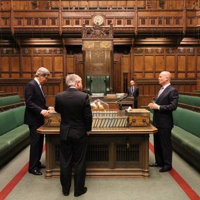 Палата общин британского парламента проведет экстренное заседание 19 октября