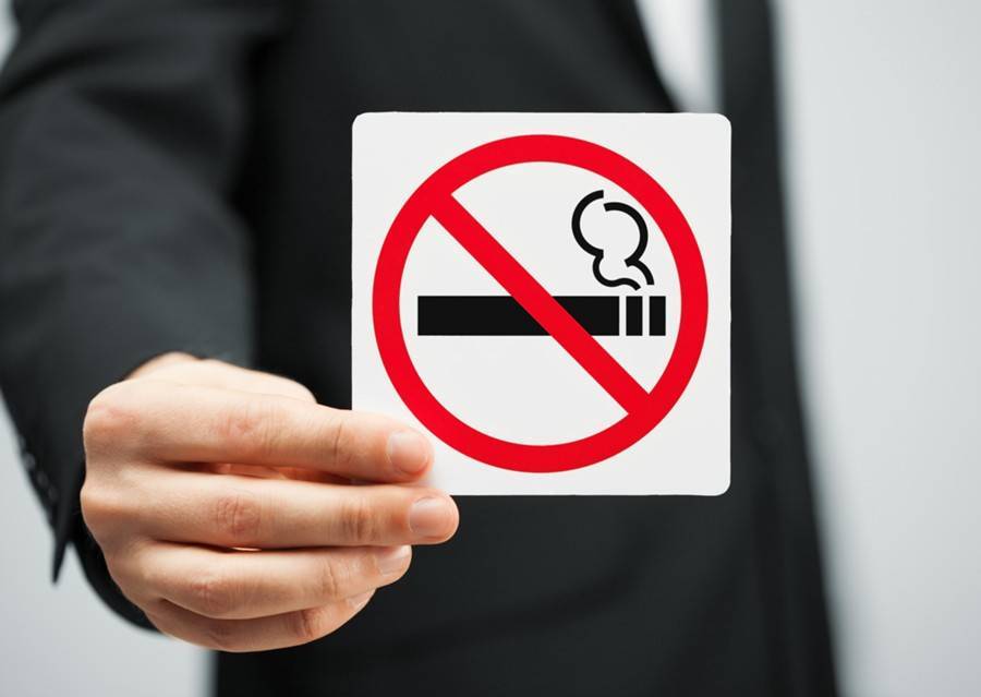 Власти предложили штрафовать родителей курящих детей