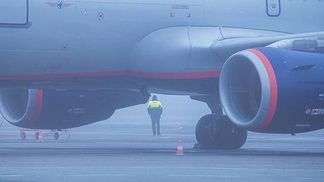 Пять самолетов не смогли вылететь из Краснодара из-за тумана