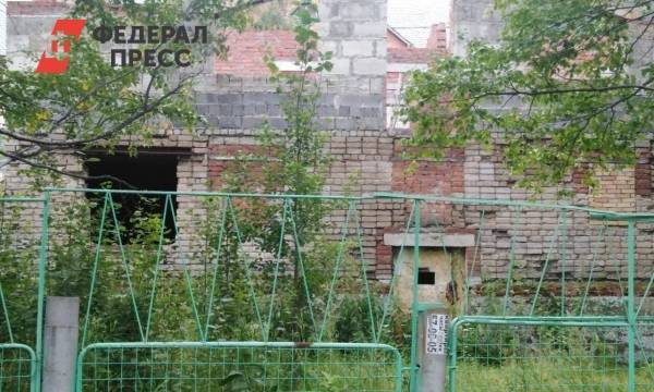 В Нижневартовске после жалоб горожан снесут опасное заброшенное здание