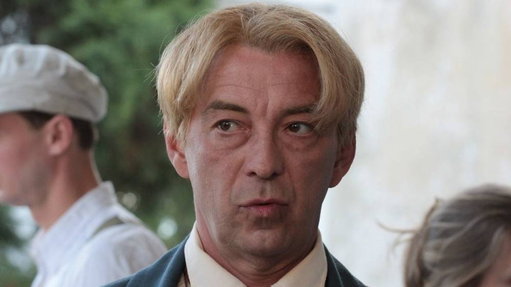 Актер Добрынин объявил об уходе из «Сватов» из-за «постоянных унижений»