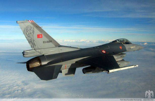 Курды заявили о турецком авиаударе по тюрьме с боевиками ИГ