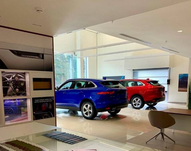 Jaguar Land Rover открыл новый дилерский центр на севере Москвы