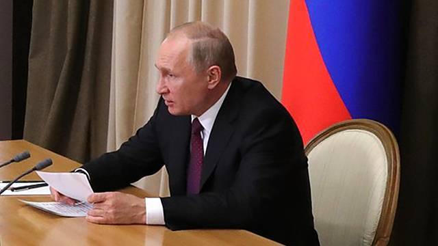Путин поздравил коллектив музея политической истории РФ с юбилеем