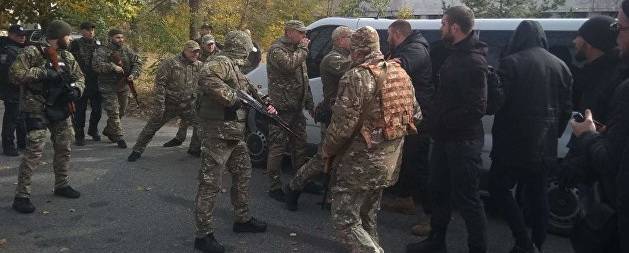 Зеленский ответил на угрозы и запугивания боевиков, срывающих отвод войск
