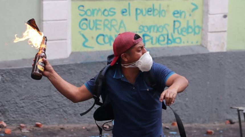 Ленин бежал, страна в хаосе: в Эквадоре задержаны сотни участников беспорядков