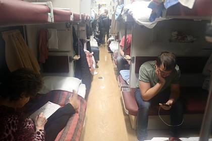 Россияне назвали поезда с самыми храпящими пассажирами