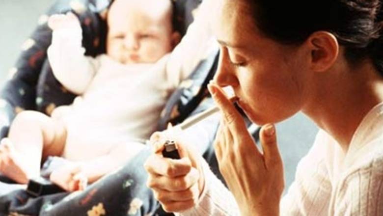 В правительстве предложили наказывать родителей курящих детей