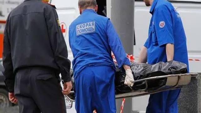 Двух стюардов российской авиакомпании нашли мертвыми под Москвой