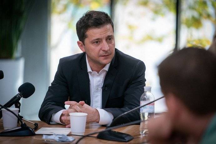 Зеленский жалуется, что на Украине никто не хочет быть губернатором