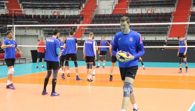 Сборная России в четырех сетах проиграла Японии на КМ по волейболу