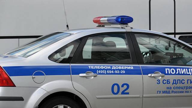 Таксист полоснул ножом по лицу клиенту за долгое ожидание в Петербурге