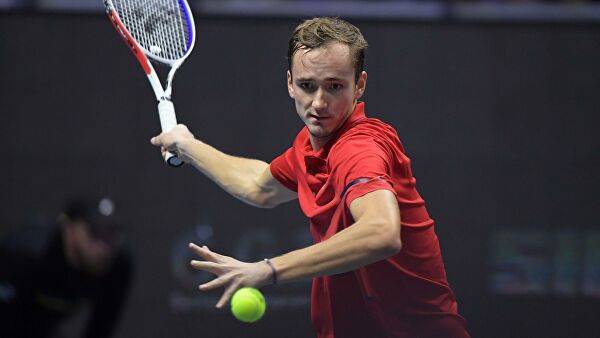Медведев вышел в четвертьфинал турнира серии «Мастерс» в Шанхае