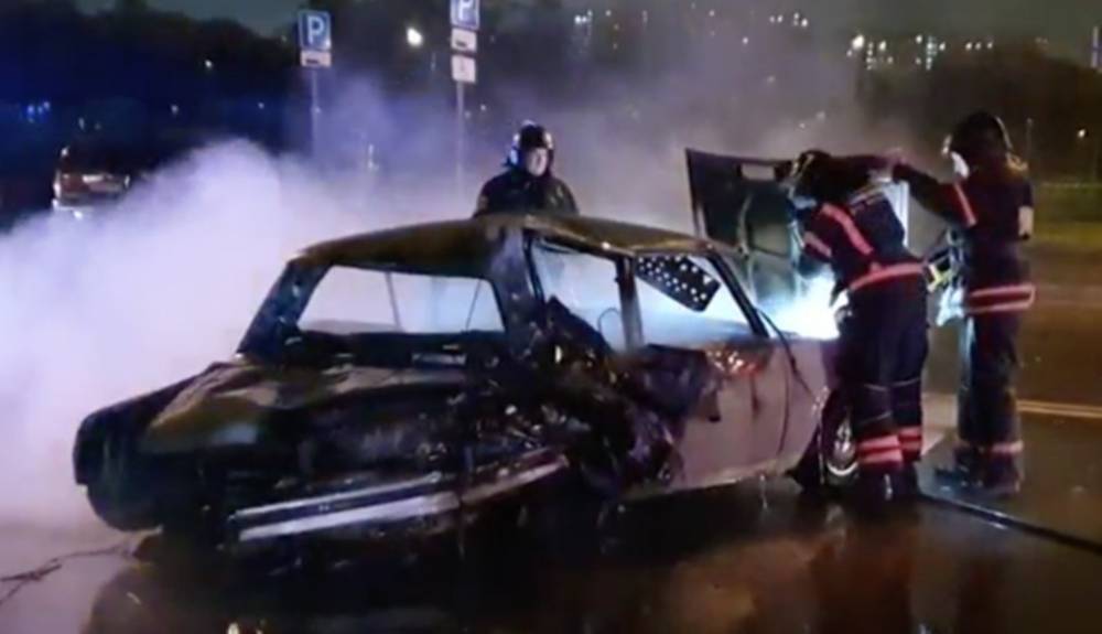Автомобиль сгорел после ДТП на юго-востоке Москвы