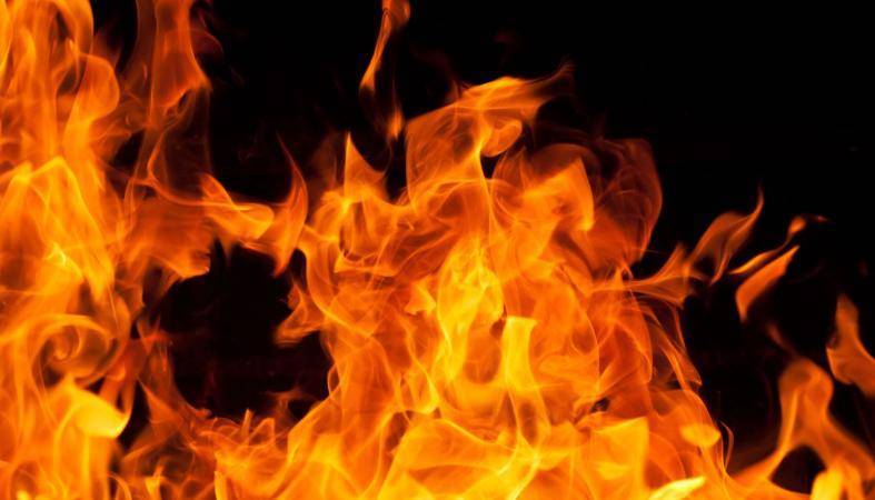 Неизвестные упорно пытались сжечь гараж в Петрозаводске