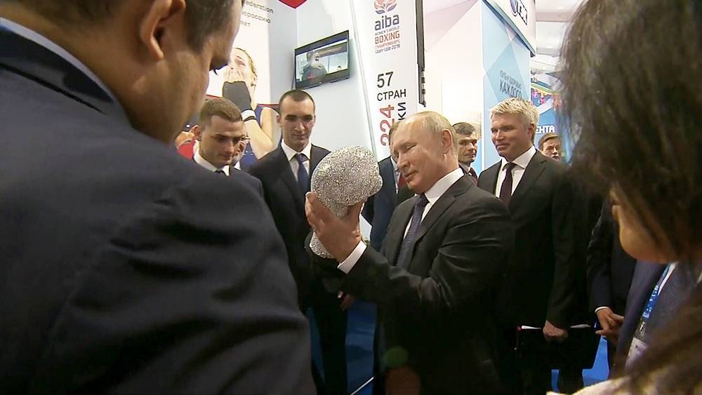 "Красавица!" Путин обрадовался роскошному подарку