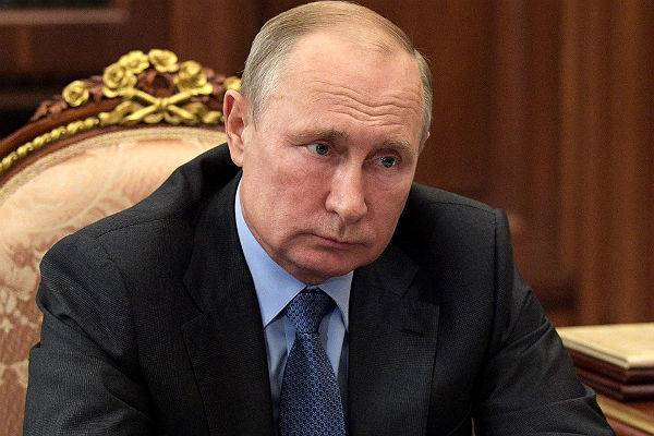 Путин сменил трех начальников кремлевских управлений