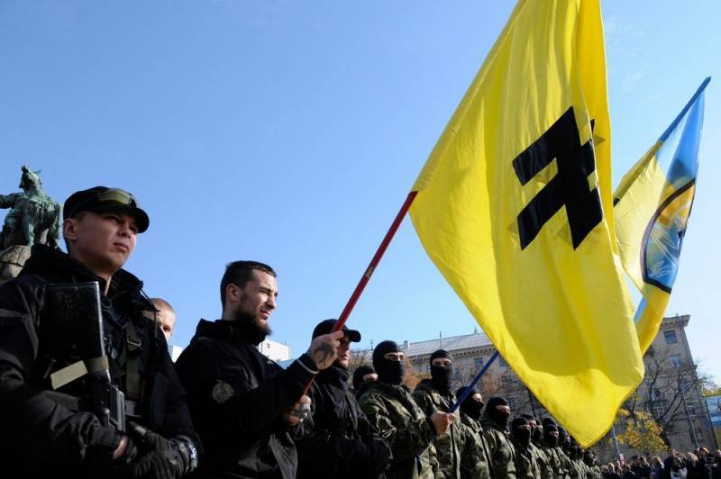 Украинская полиция обстреляла нацистов из батальона «Азов» на Донбассе