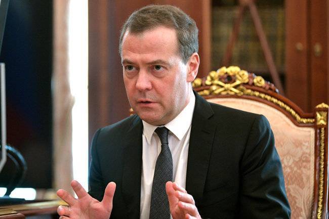Медведев покусился на миллиардные прибыли банков