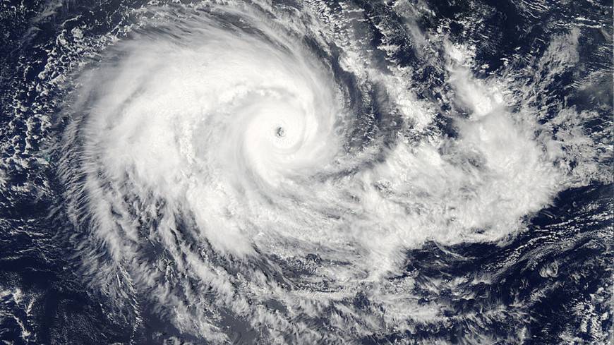 Мощнейший за последние 60 лет тайфун движется на Японию
