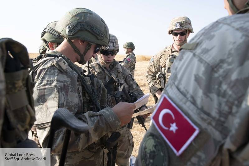 Минобороны Турции сообщило о гибели первого бойца в ходе операции в САР