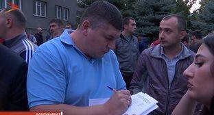 Автовладельцы из Южной Осетии отметили смягчение контроля в Нижнем Зарамаге
