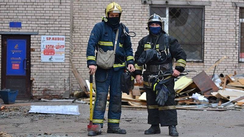 Жилой дом загорелся на улице Колокольной в Петербурге