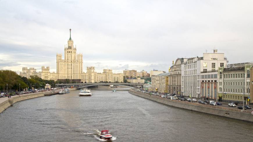 Потепление, ветер и дожди: москвичей в четверг ждет «желтая» погода
