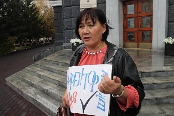 В Бурятии независимого депутата уволили с поста директора школы из-за акций протеста