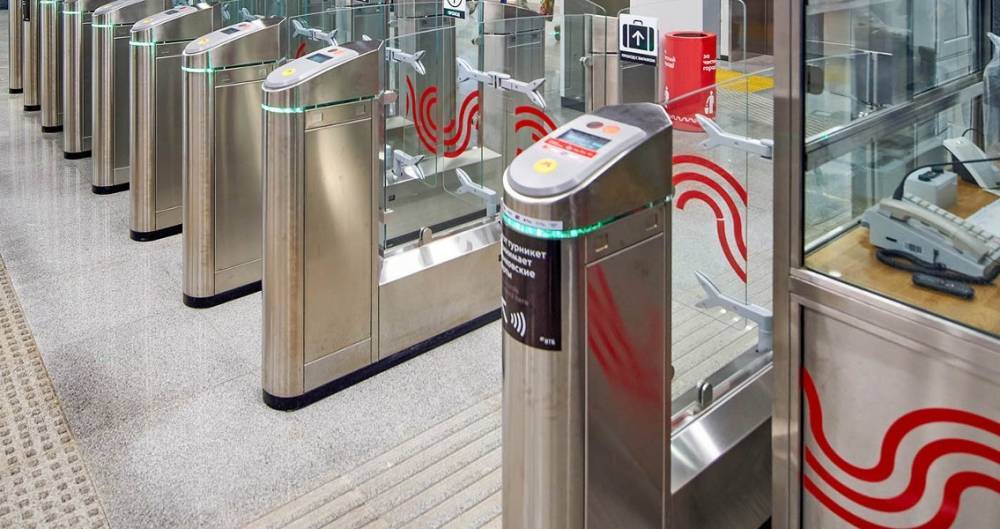 Время считывания банковских карт турникетами метро сократится до секунды