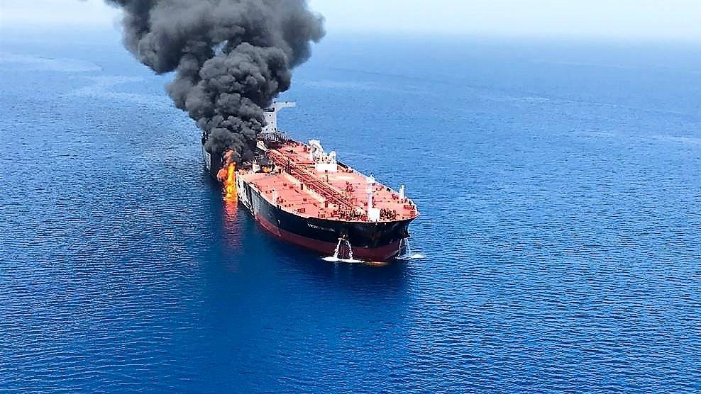 Иранский танкер взорвался у берегов Саудовской Аравии