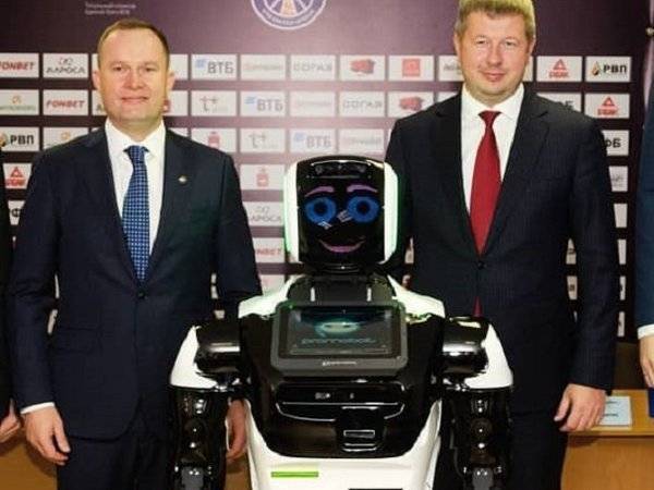 В Перми робот впервые станет помощником тренера. Он будет работать в баскетбольном клубе «Парма»