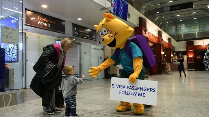 В Пулково прилетели первые пассажиры с электронными визами