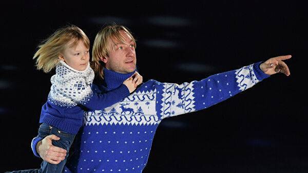 Плющенко показал, как он настраивает сына перед выходом на лед