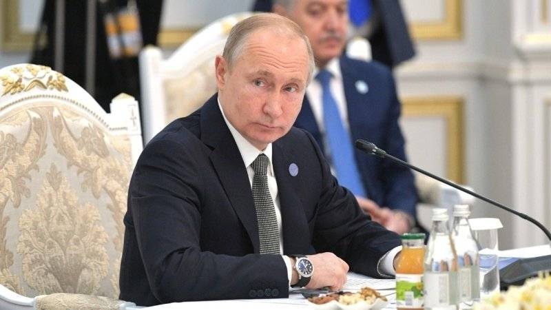Путин заявил, что РФ будет «спокойно реагировать» на учения НАТО