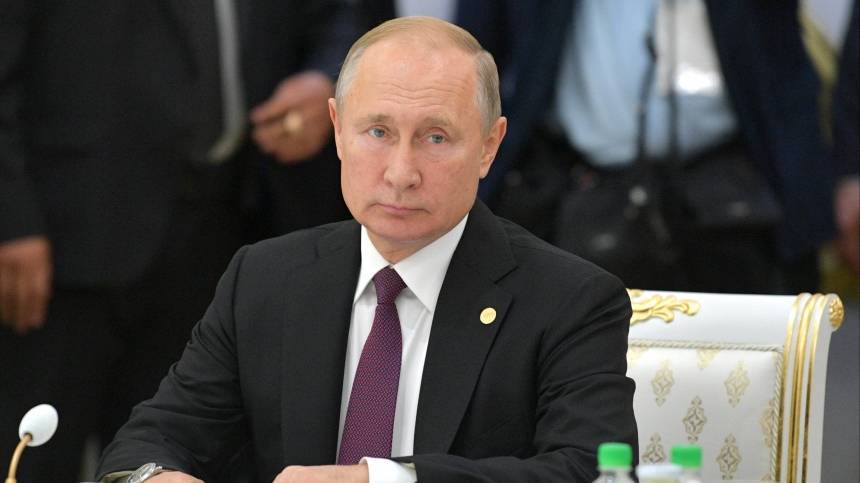 Путин: Зеленский не может обеспечить развод сил и техники в Донбассе