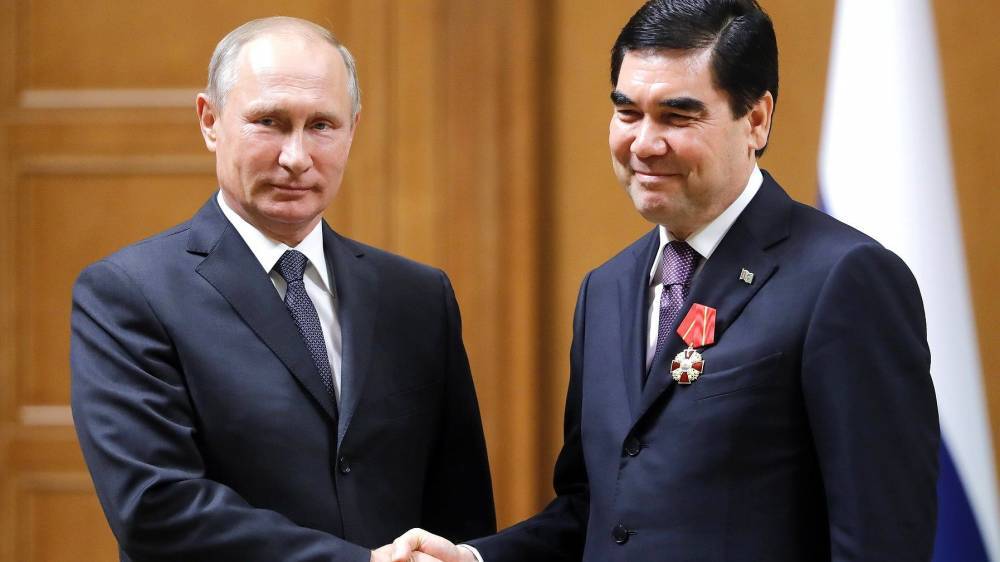 Путин обсудит в Ашхабаде с главой Туркмении вопросы сотрудничества