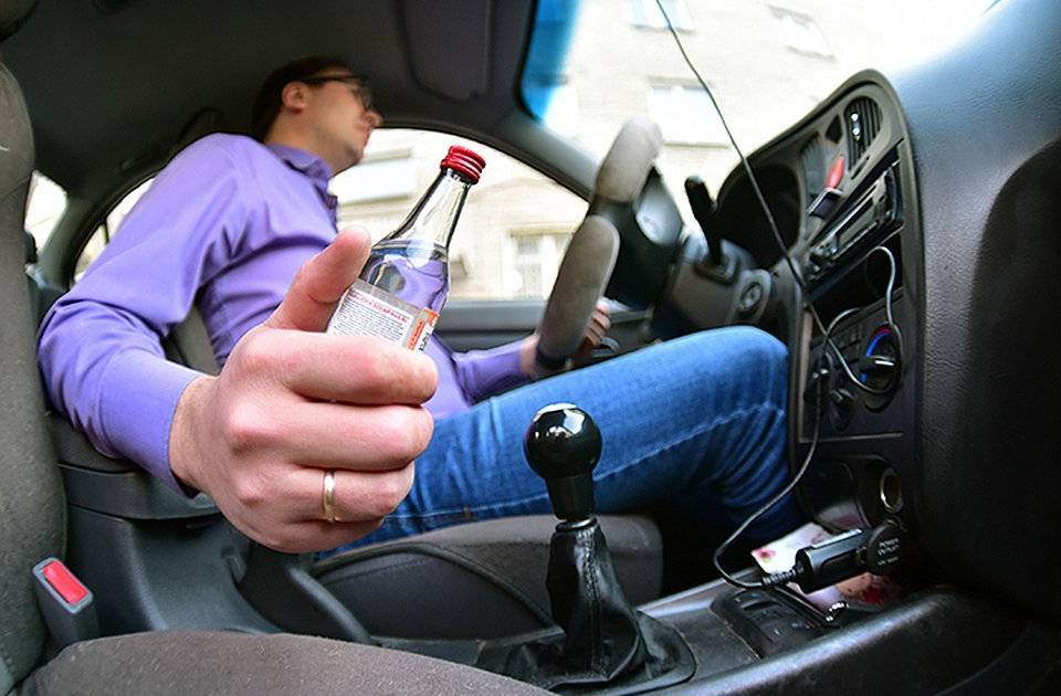 Минздрав предложил проверять водителей на алкоголизм и наркоманию - readovka.news