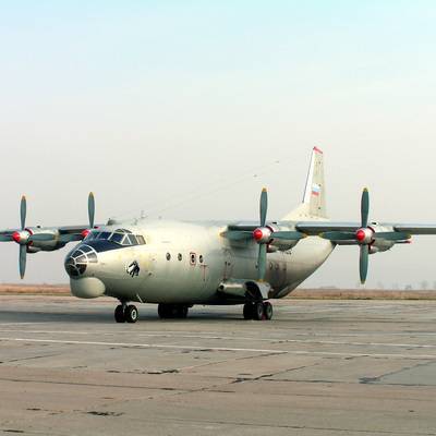 Ан-12 произвел аварийную посадку в аэропорту Кольцово